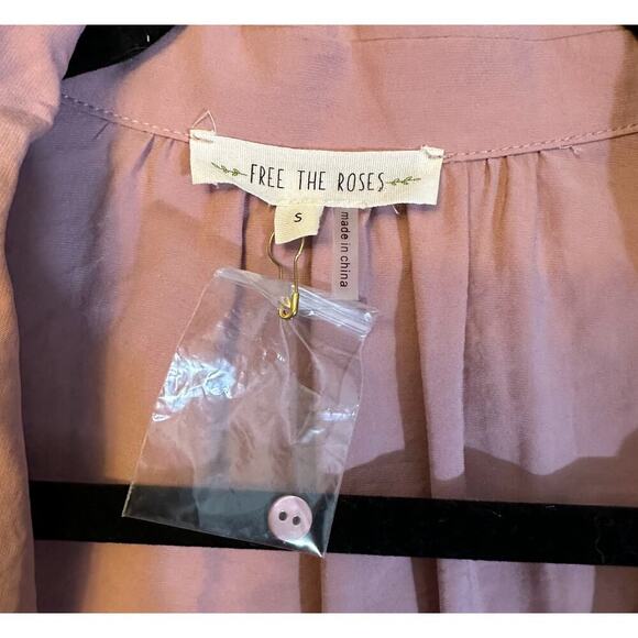 Free The Roses Women’s Pink Shirt Blouse Size Small S NWT Casual Dressy Top - Picture 3 of 3
